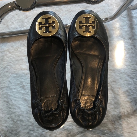 Tory Burch Shoes - Tory Burch Black ‘Reva’ Logo Ballet Flats